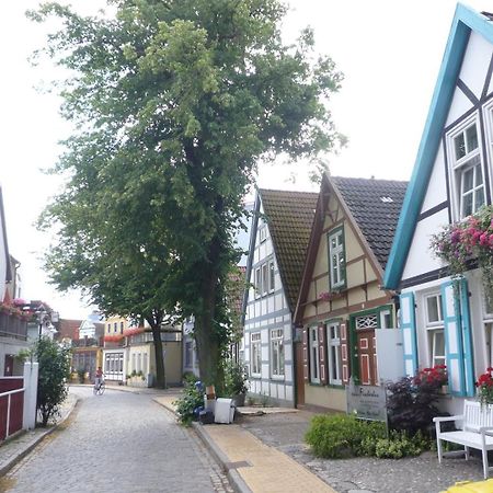 Strandmuschel, Ca 100M Z. Alten Strom 로스토크 외부 사진